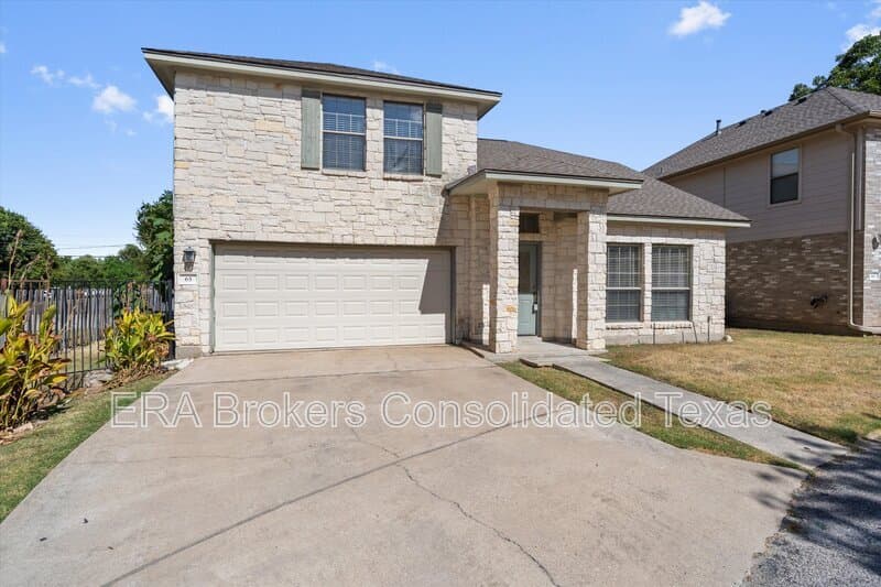 Austin House: 8800 Hazelhurst Dr