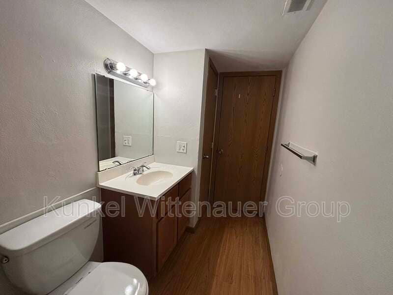 Swansea Condo: 1807-3 Jamestown Road