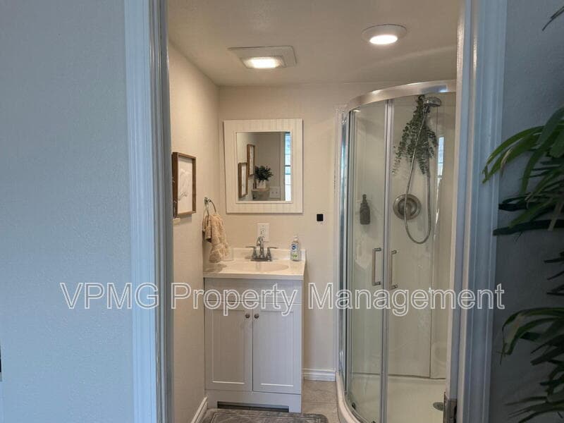 Vancouver Condo: 116 E 35th St