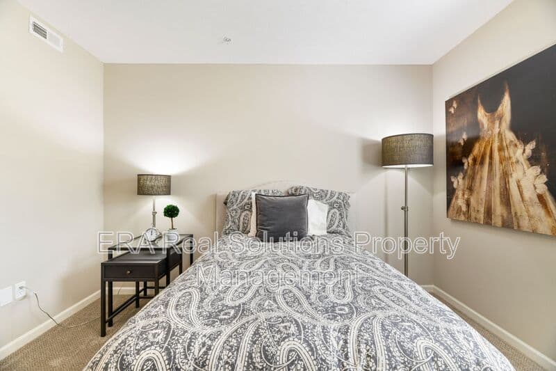 Columbus Condo: 1581-204 Gilmore Park Ave