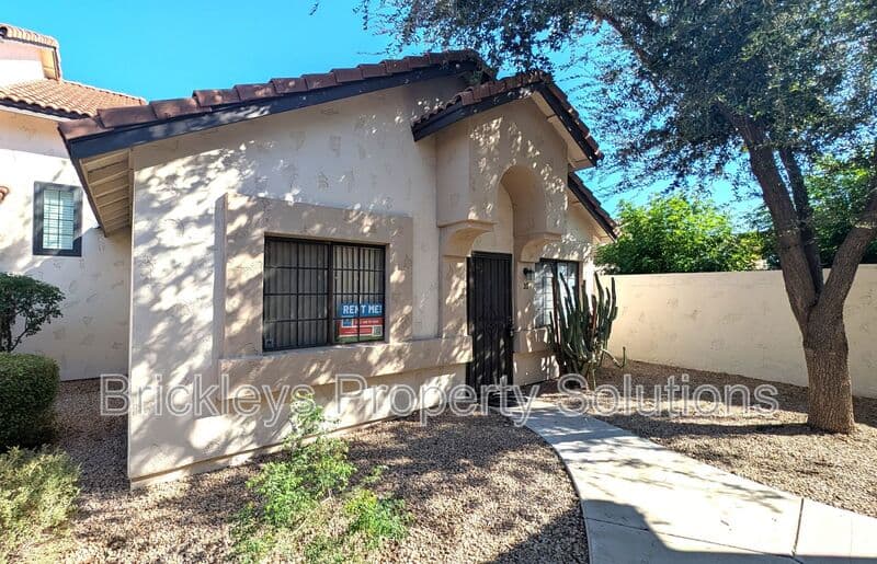 Chandler Condo: 2955 N Oregon St