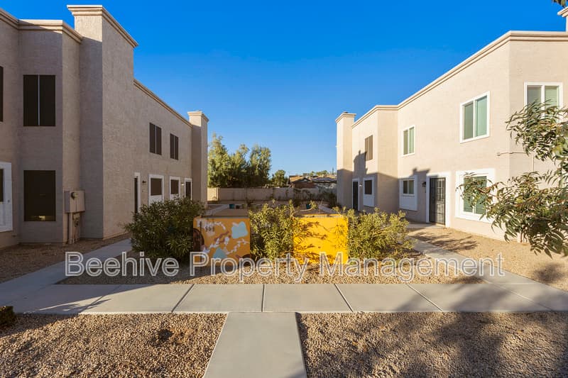 Phoenix House: 2732 E Culver St