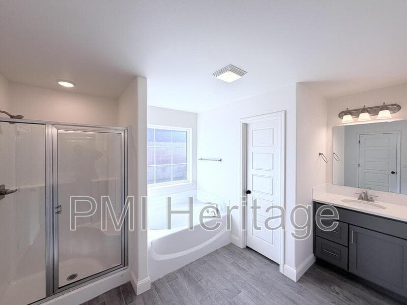 Pea Ridge House: 256 Hunt Street