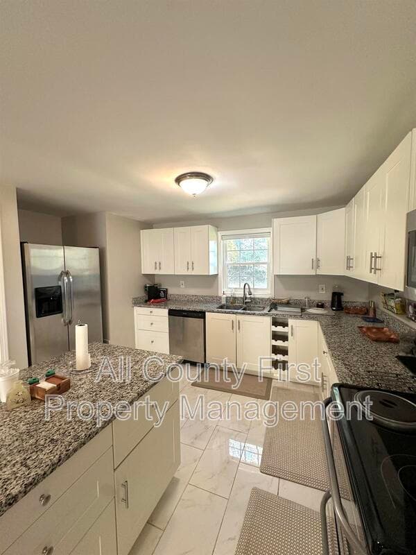 Decatur House: 1384 Peachcrest Rd,
