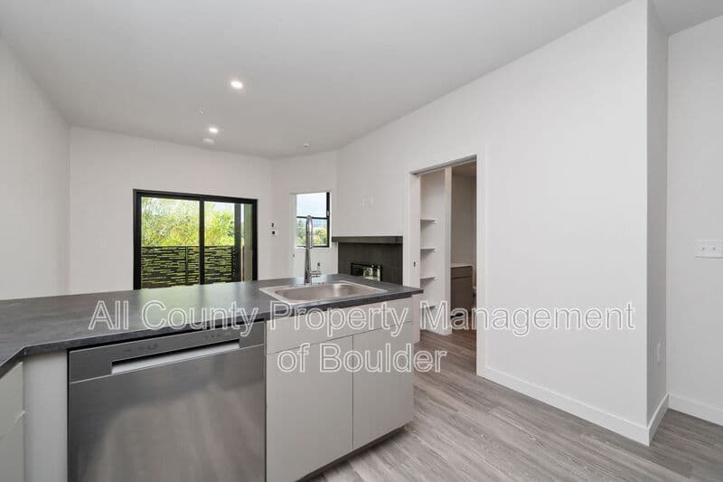Boulder Condo: 2301 Pearl St