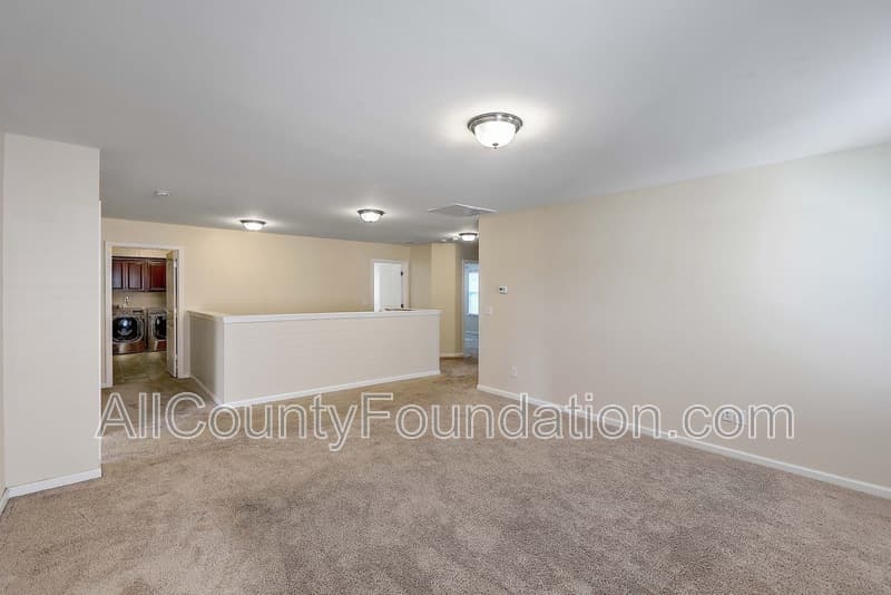 Summerville House: 431 Flat Rock Ln