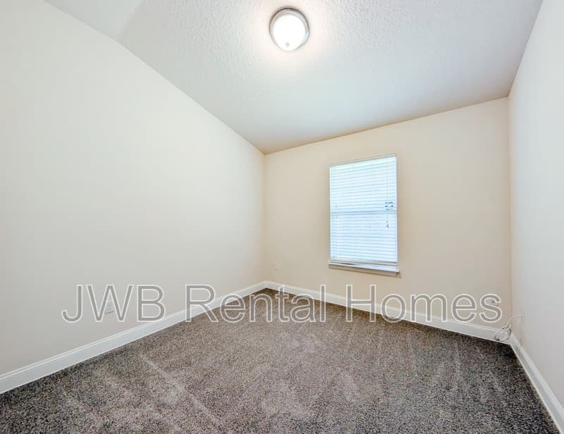 Jacksonville House: 7547 Westland Oaks Dr