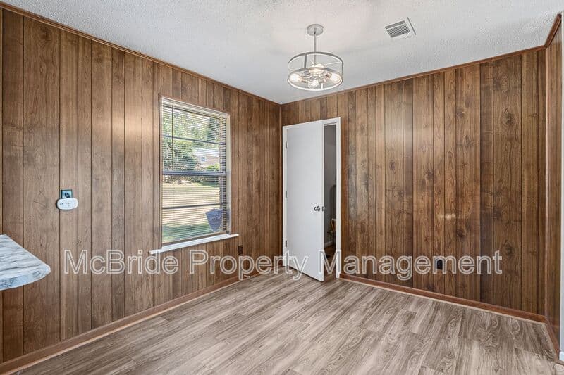 Augusta House: 3615 Goldfinch Drive
