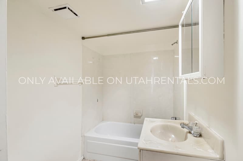 Springville Condo: 131 E 300 S