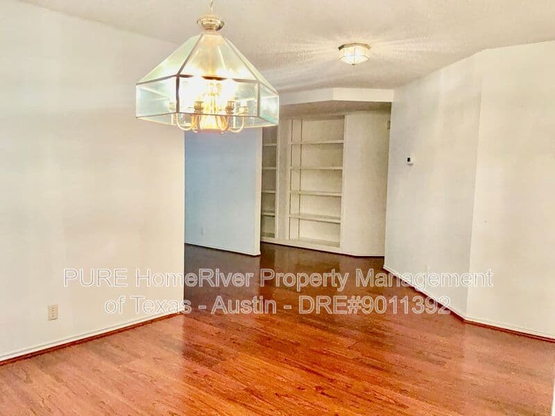 Cedar Park House: 1614 Paper Moon Dr
