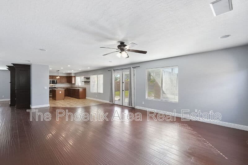 San Tan Valley House: 2669 W Quick Draw Way