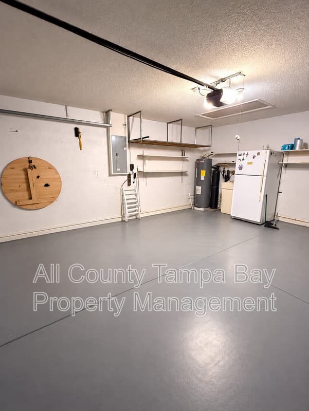 Riverview House: 11747 Lynmoor Dr