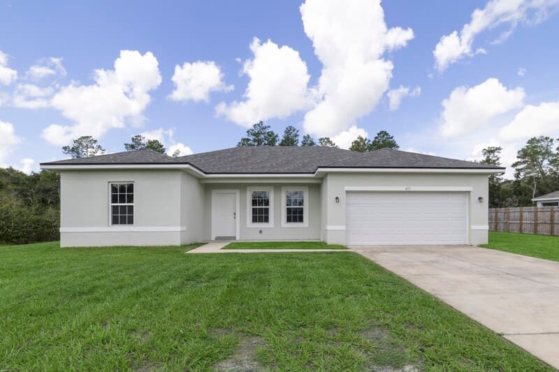 Ocala House: 464 Marion Oaks Dr