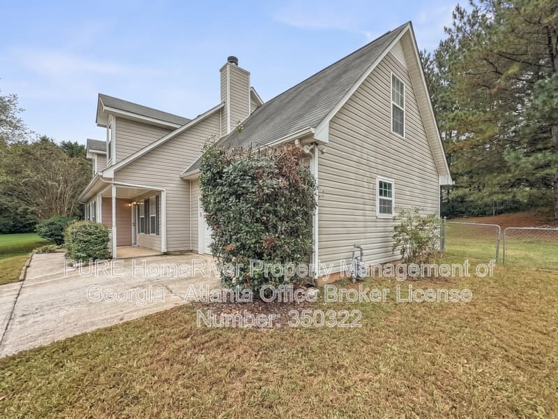 Hampton House: 10867 Knotty Pine Pl