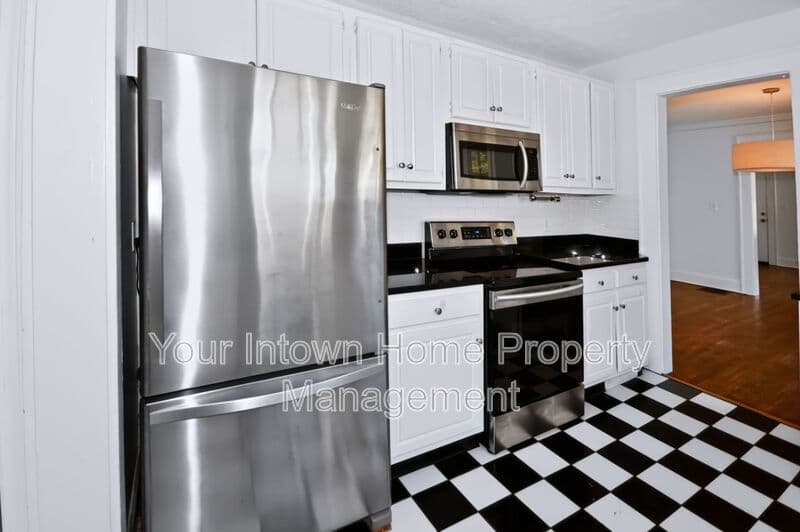 Atlanta House: 1420 Beatie Ave Sw