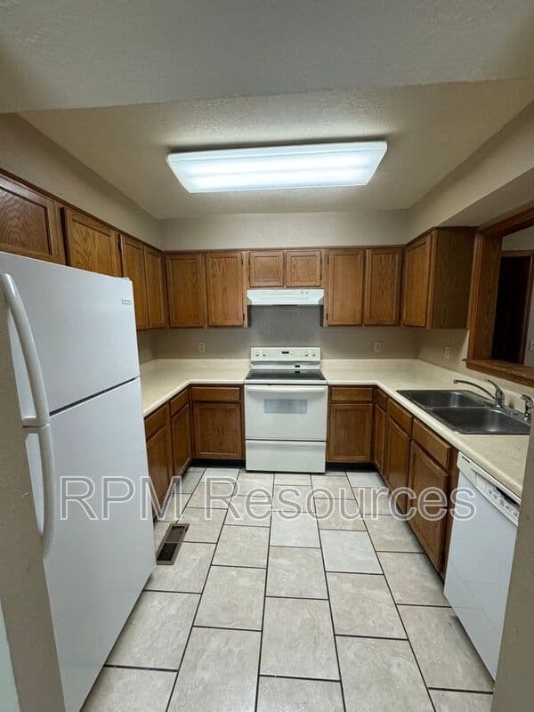 Oklahoma City Condo: 10900 Greystone