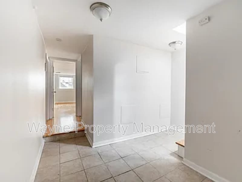 Chicago Condo: 1849 W Wellington Ave