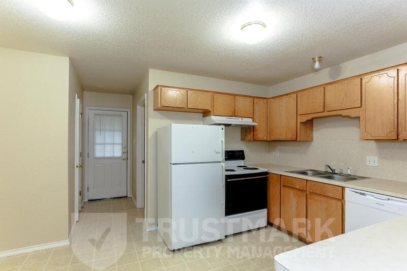 Killeen Townhome: 4501 B Mattie Dr