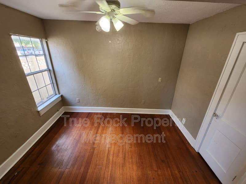 Ada House: 827 E Main St Apt A