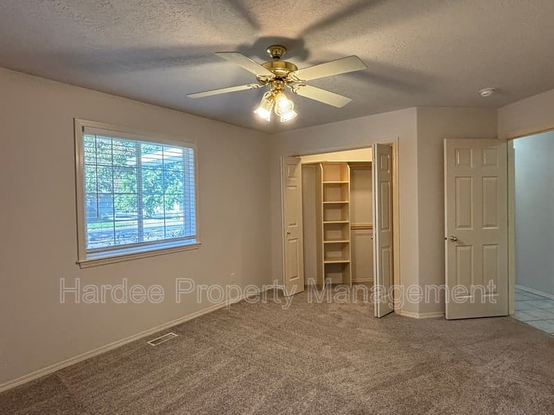 Boise House: 688 S Gamay Ln