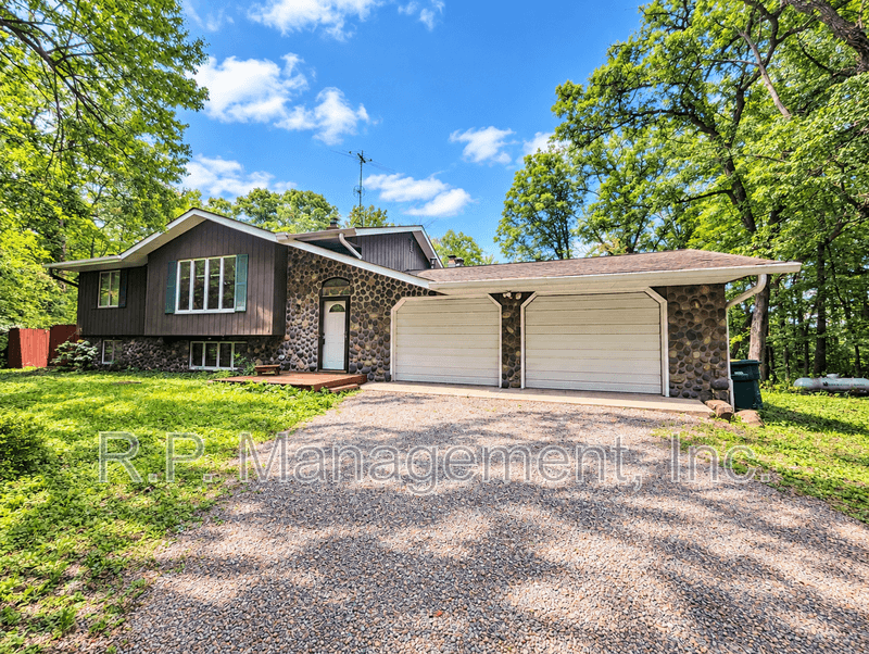 Scandia House: 15740 Pilar Rd N