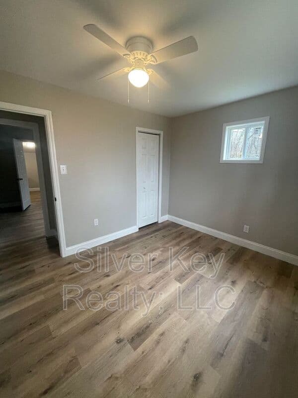 Swwetwater House: 1008 Old Highway 68