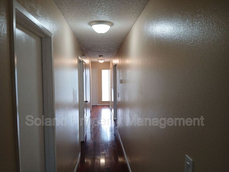 Vallejo House: 400 Mokelumne Drive