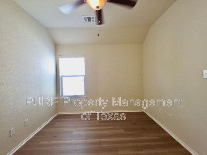 Buda House: 124 Jasper Trail