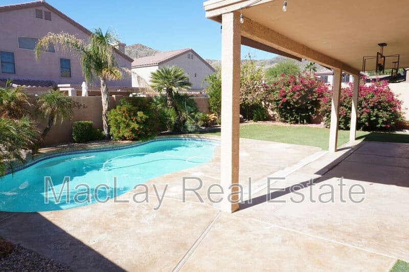 Phoenix House: 15410 S 17th ln