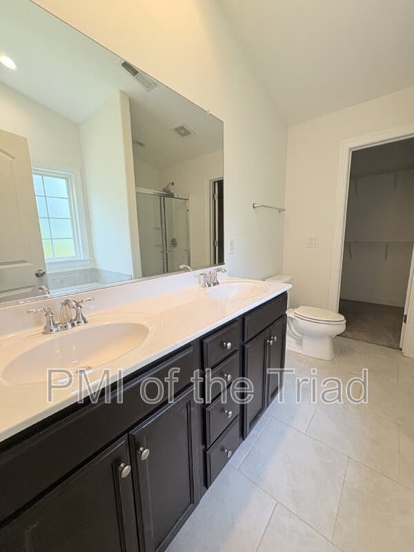 Walkertown Townhome: 2974 York Place Dr