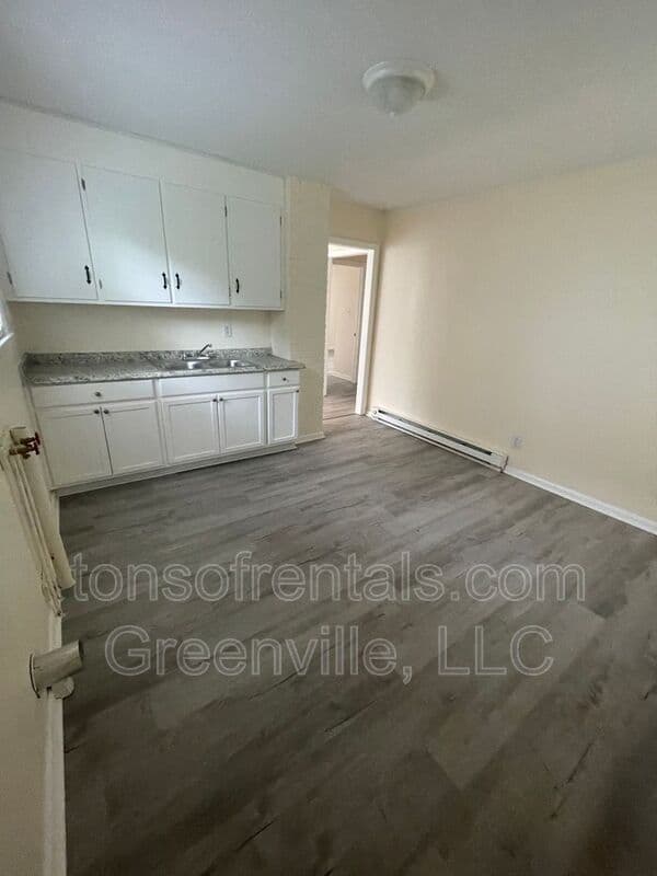 Spartanburg House: 691 Fairfax Street