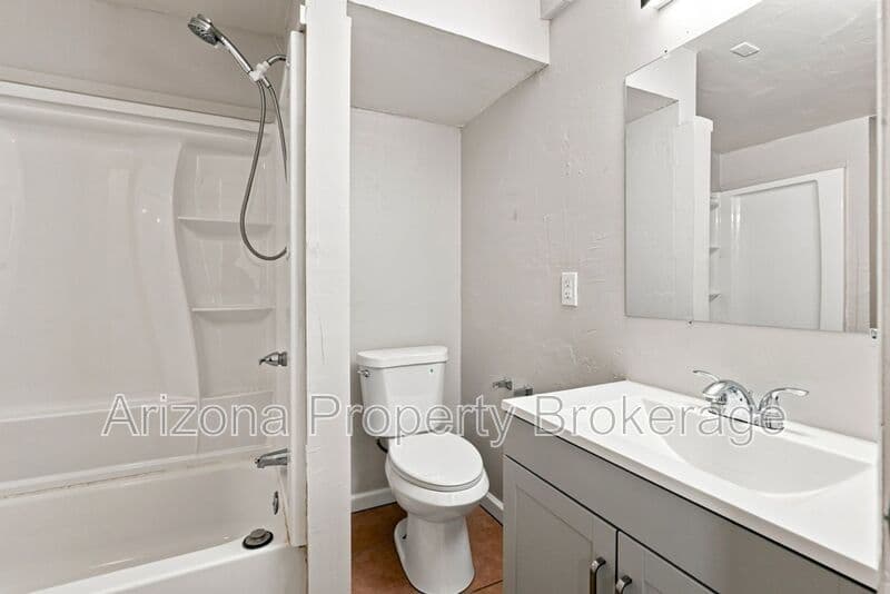 Phoenix House: 3302 W. Solano Dr. South