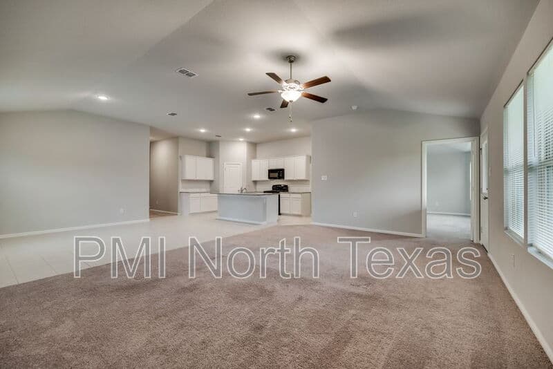 Celina House: 4544 Hemingway Ave