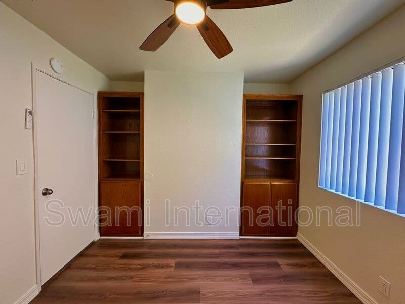 Hawthorne Condo: 14323 Cerise Avenue