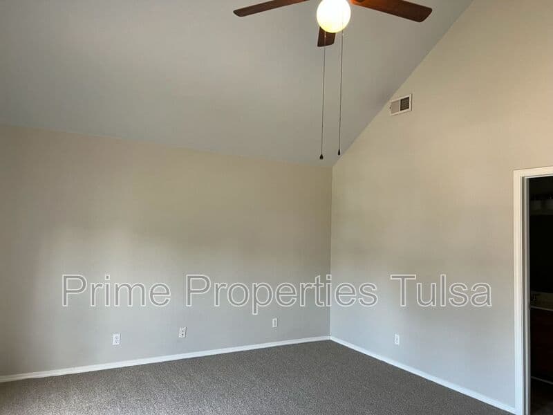 Broken Arrow House: 1120 W. Florence Ct.