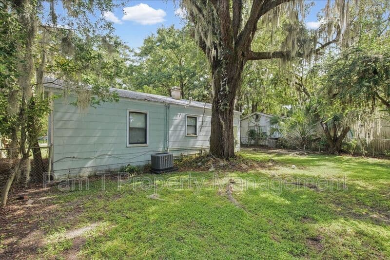 Savannah House: 5517 Emory Drive
