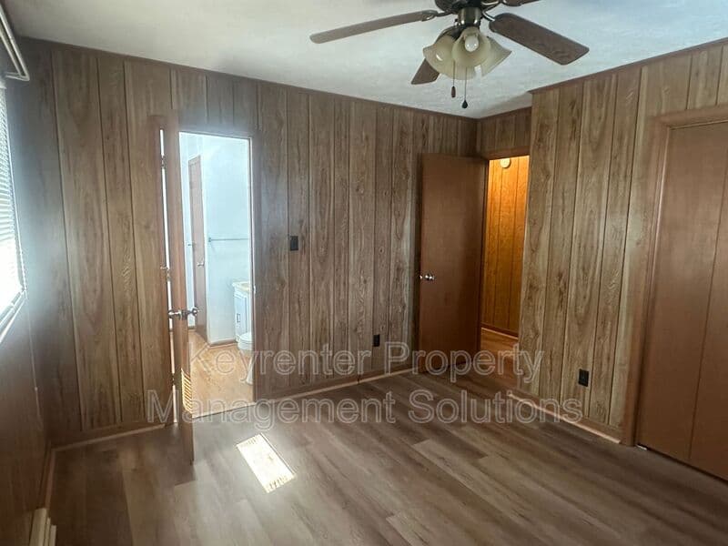Staunton House: 55 Sunset Blvd