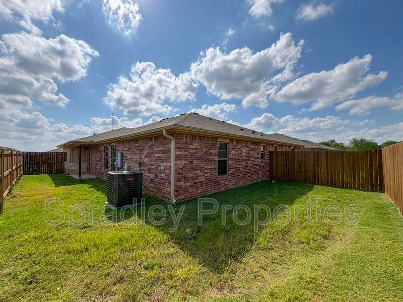 Belton Condo: 1004B Menard Ct