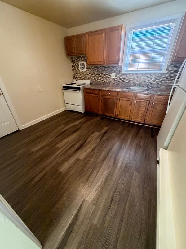 Richmond Condo: 1602 Magnolia St