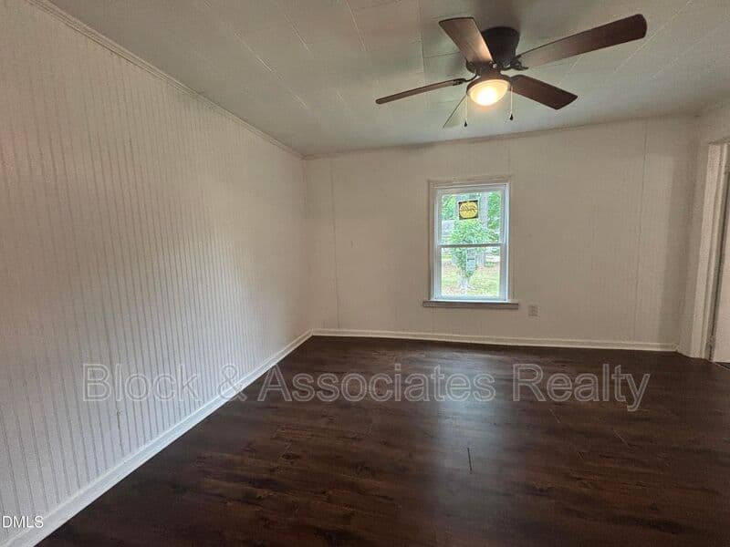 Bear Creek House: 87 Robert Thompson Rd