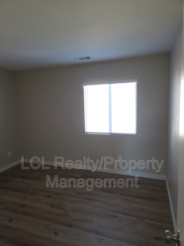 Eastvale House: 6563 Peridot Ct
