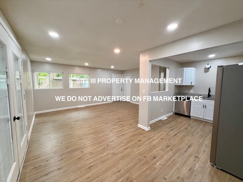 Overland Park House: 8327 Grandview Lane