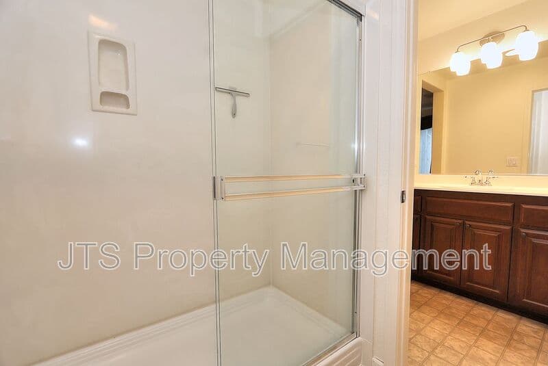 West Sacramento House: 4046 Martis Street