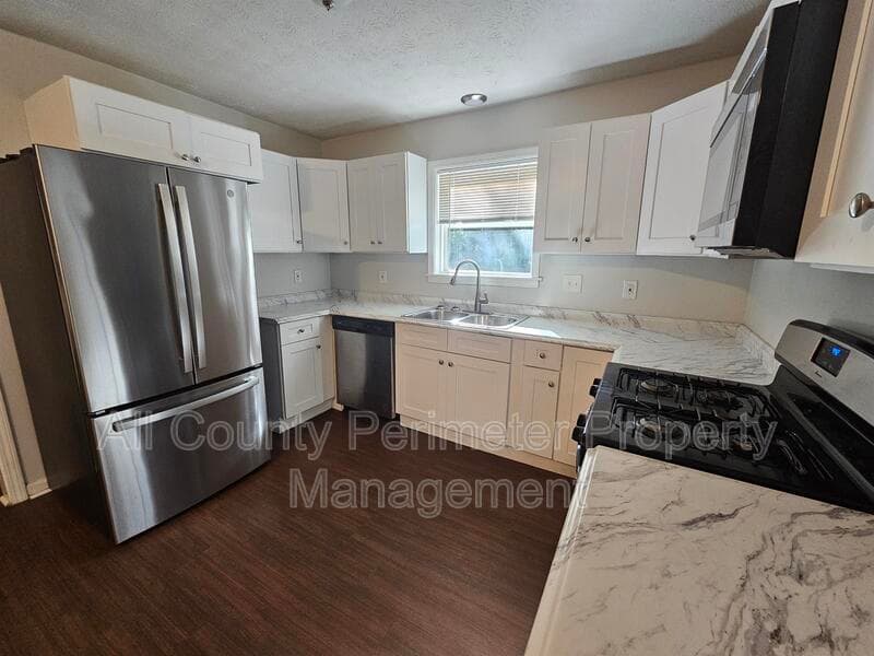 College Park House: 6255 Beaver Creek Trail