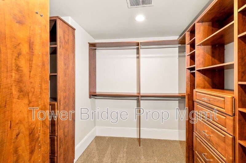 Fair Oaks House: 5770 Hoffman Lane