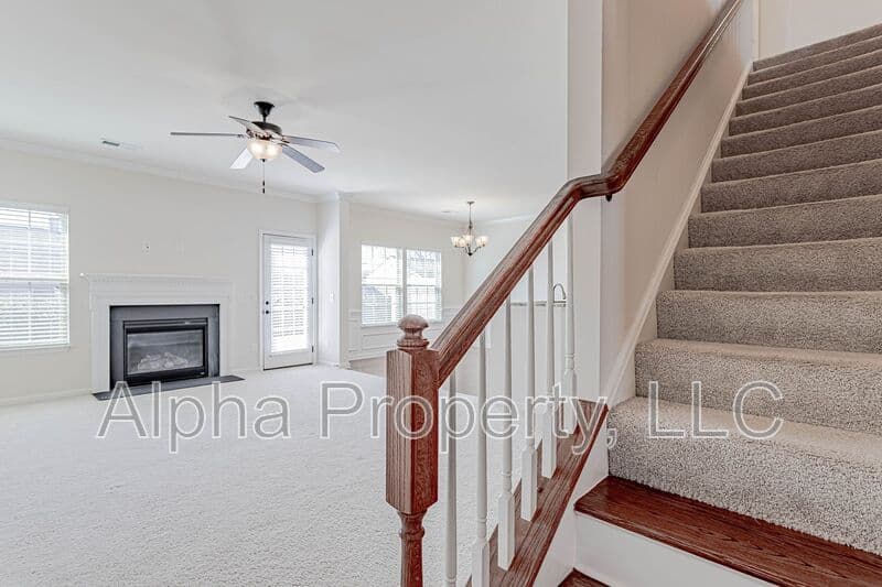 Greer Townhome: 12 Irvington Dr