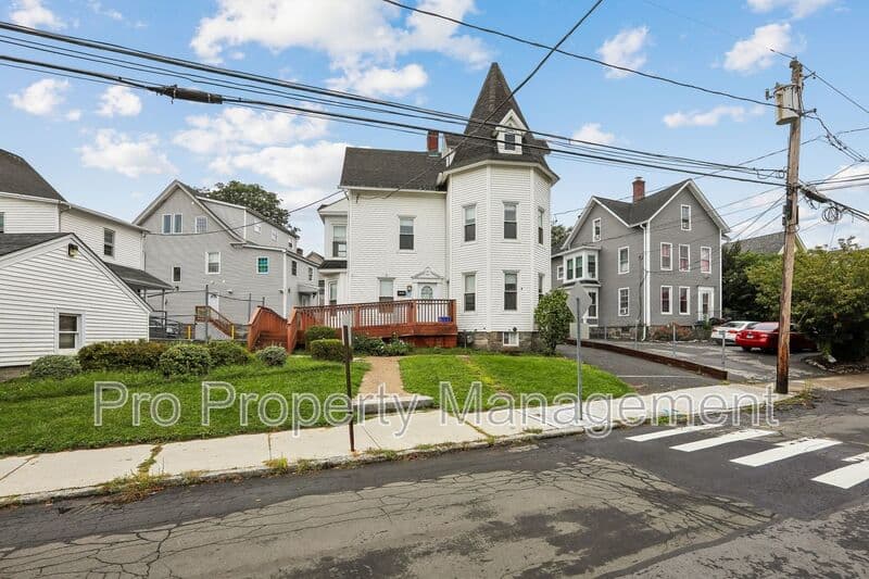 Danbury House: 4 Harmony St.