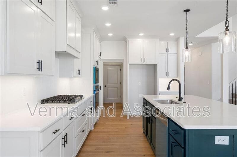 Centerton House: 1231 Mammoth St