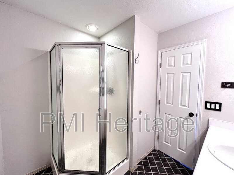 Fayetteville Condo: 886 N Daisy Ln