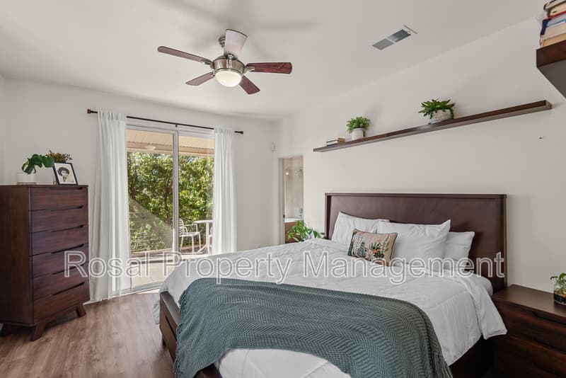 Albuquerque Townhome: 405 Ridge Place NE